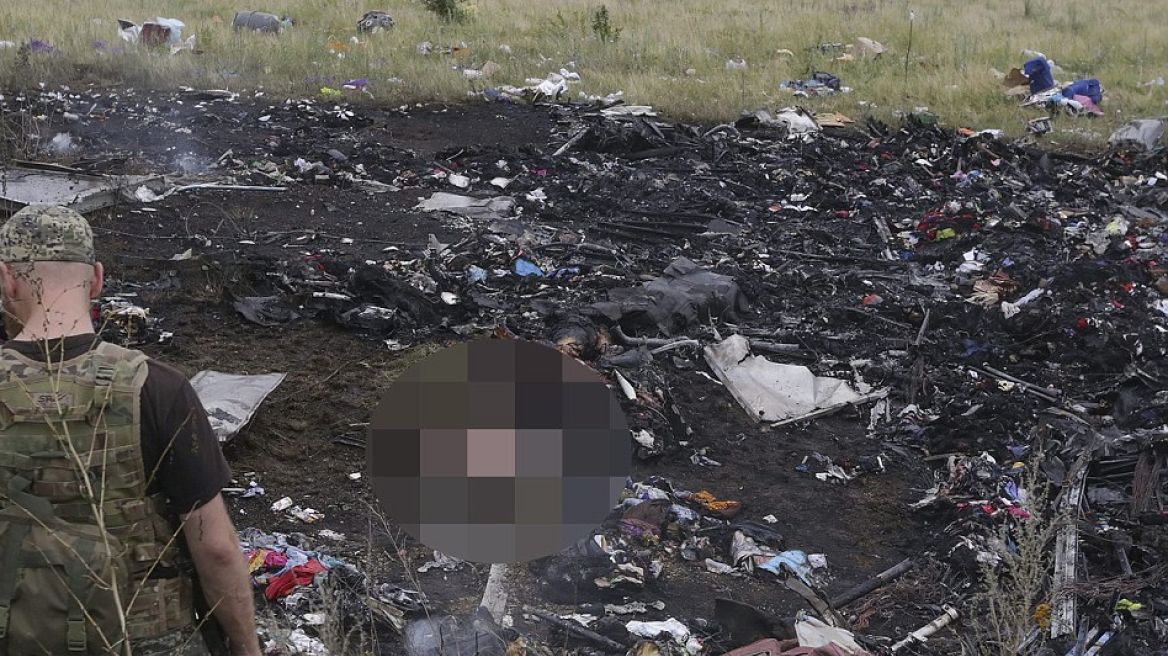Ουκρανία: «Έβρεχε» πτώματα μετά τη συντριβή του Boeing